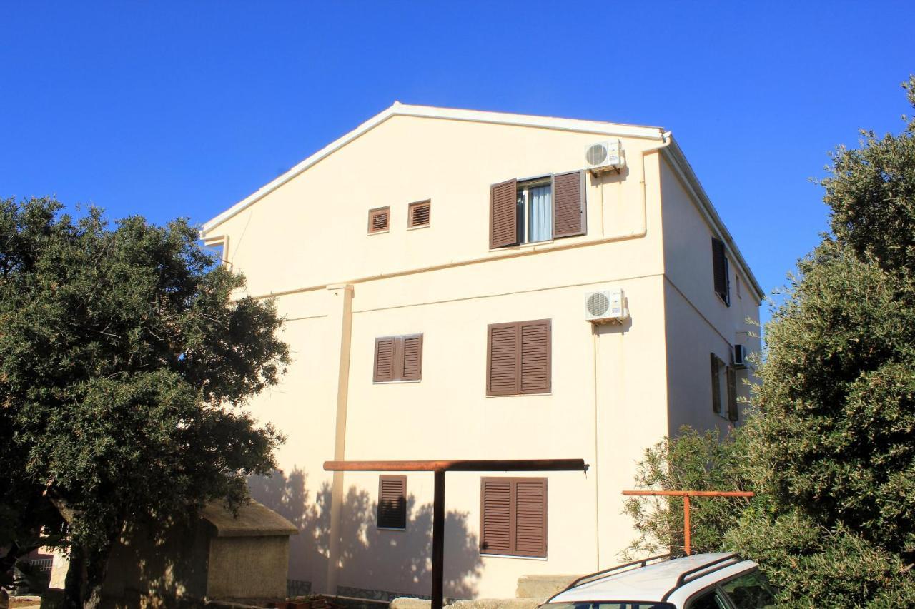 Apartments And Rooms By The Sea Mandre, Pag - 3557 コラン エクステリア 写真