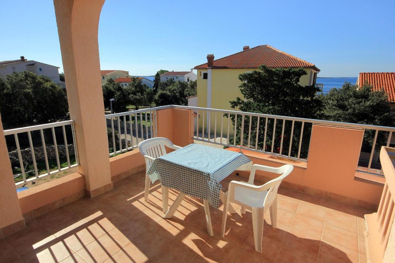 Apartments And Rooms By The Sea Mandre, Pag - 3557 コラン エクステリア 写真