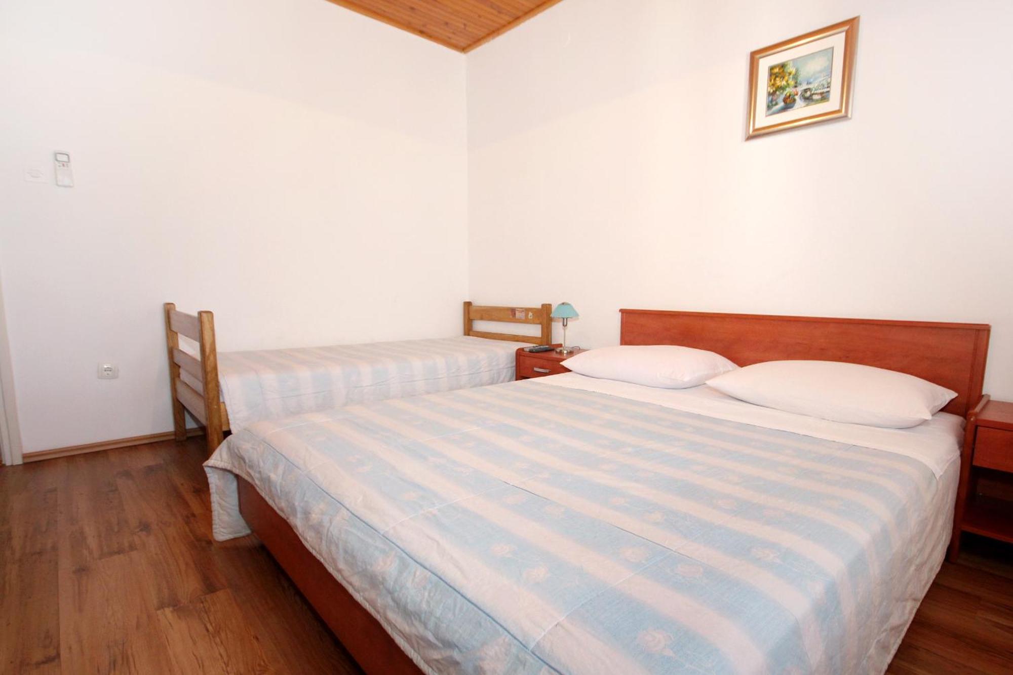 Apartments And Rooms By The Sea Mandre, Pag - 3557 コラン 部屋 写真